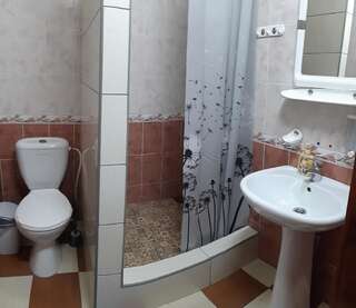Апарт-отели Apart-hotel Ugolok Бердянск Двухместный номер с 1 кроватью и собственной ванной комнатой-6