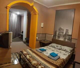 Апарт-отели Apart-hotel Ugolok Бердянск Двухместный номер с 1 кроватью и собственной ванной комнатой-20